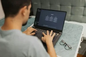 Un utilisateur vigilant face aux risques de ChatGPT