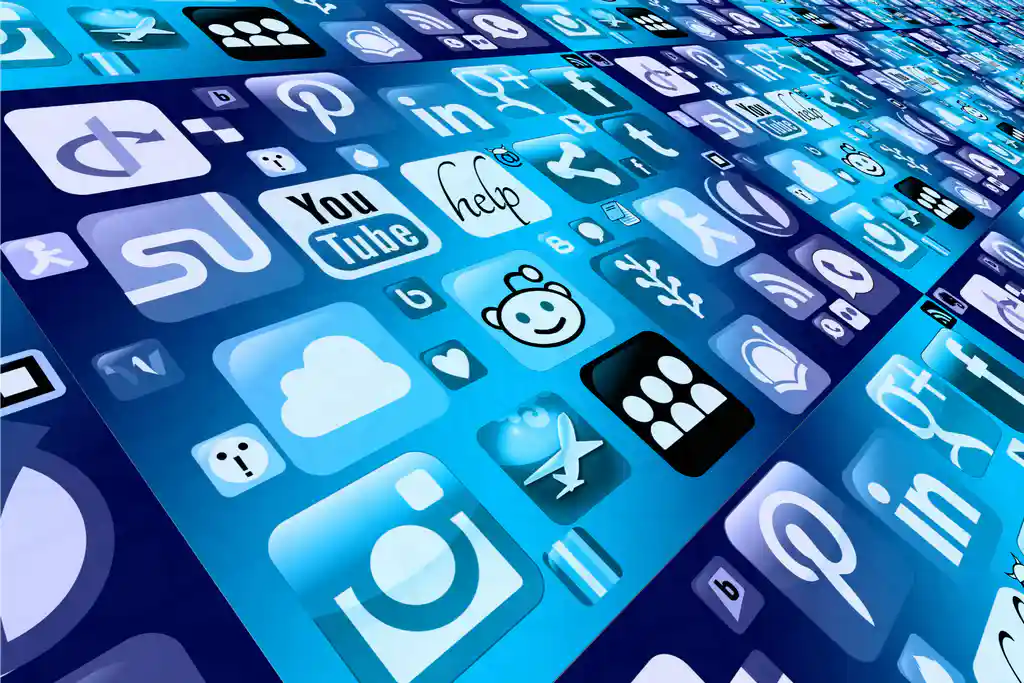 Google entouré d'autres plateformes