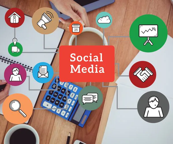 Service complet en community management