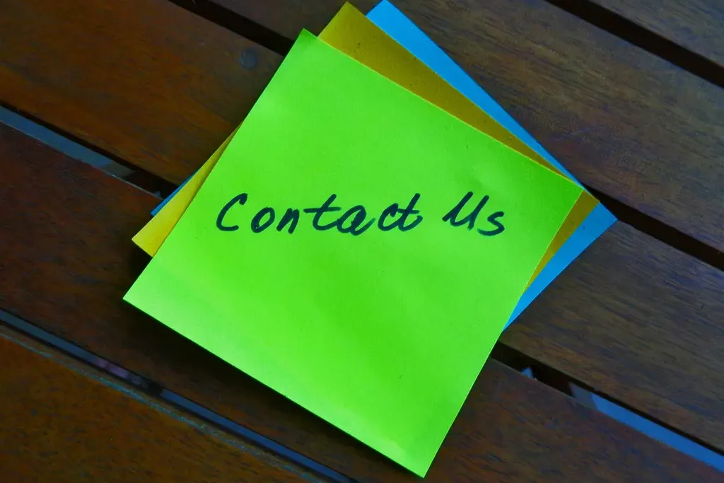 Signe-message-call-us